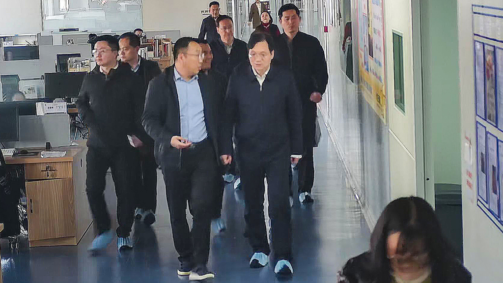省科技厅领导一行来太阳成微电调研
